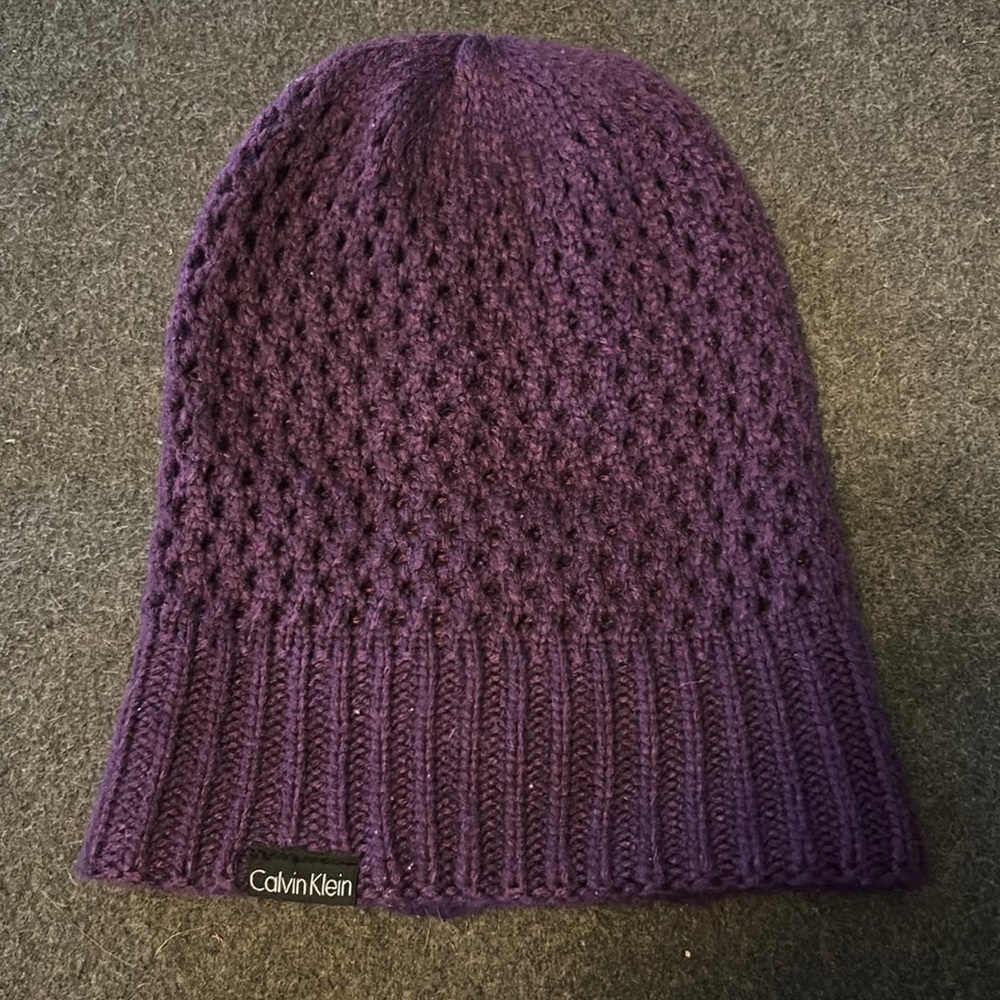 purple Calvin Klein beanie, knitted, baggy fit